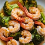 Get ready to impress your family and friends with a stunning presentation that combines vibrant colors and delightful aromas. With just a handful of ingredients, Honey Garlic Shrimp with Broccoli becomes the go-to recipe for both special occasions and everyday enjoyment.